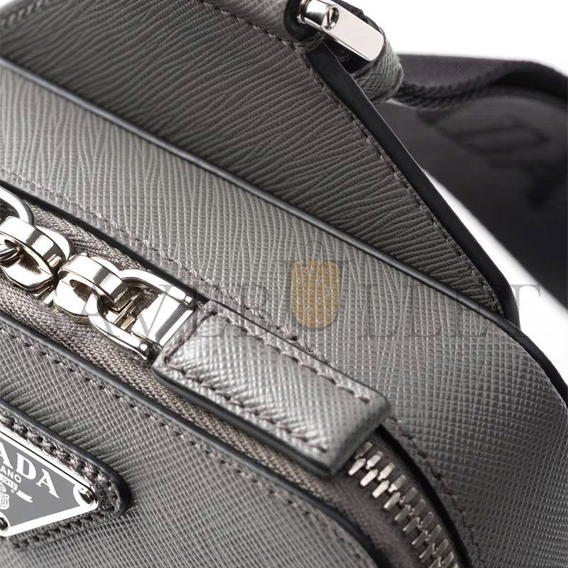PRADA BRIQUE SAFFIANO LEATHER BAG 2VZ106 (20*14*4cm)